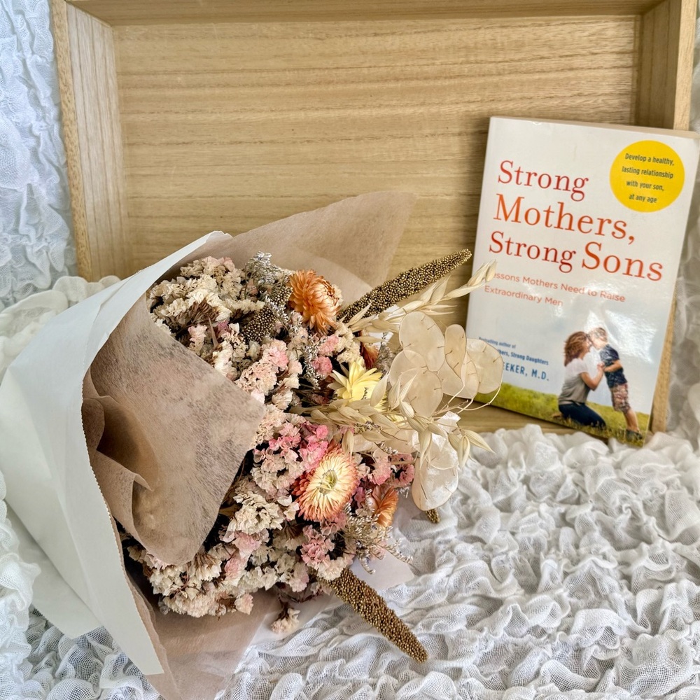 Strong Mothers, Strong Sons Paperback